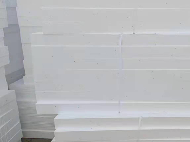 聚苯板